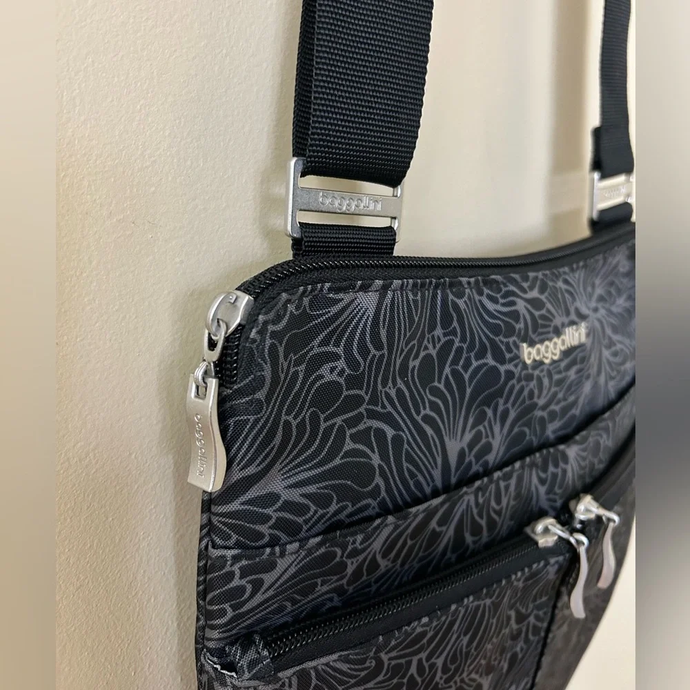 Baggallini Horizon Crossbody Bags for Women 10x10.5 Lightweight Water-Resistant - Picture 4 of 10